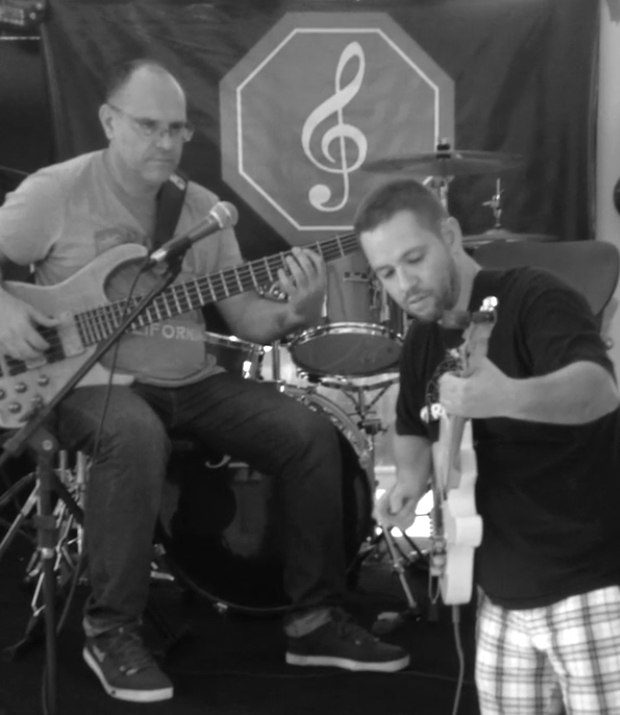 Denis Delphin em pocket show